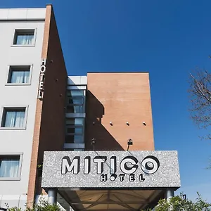 Mitico & Natural מלון
